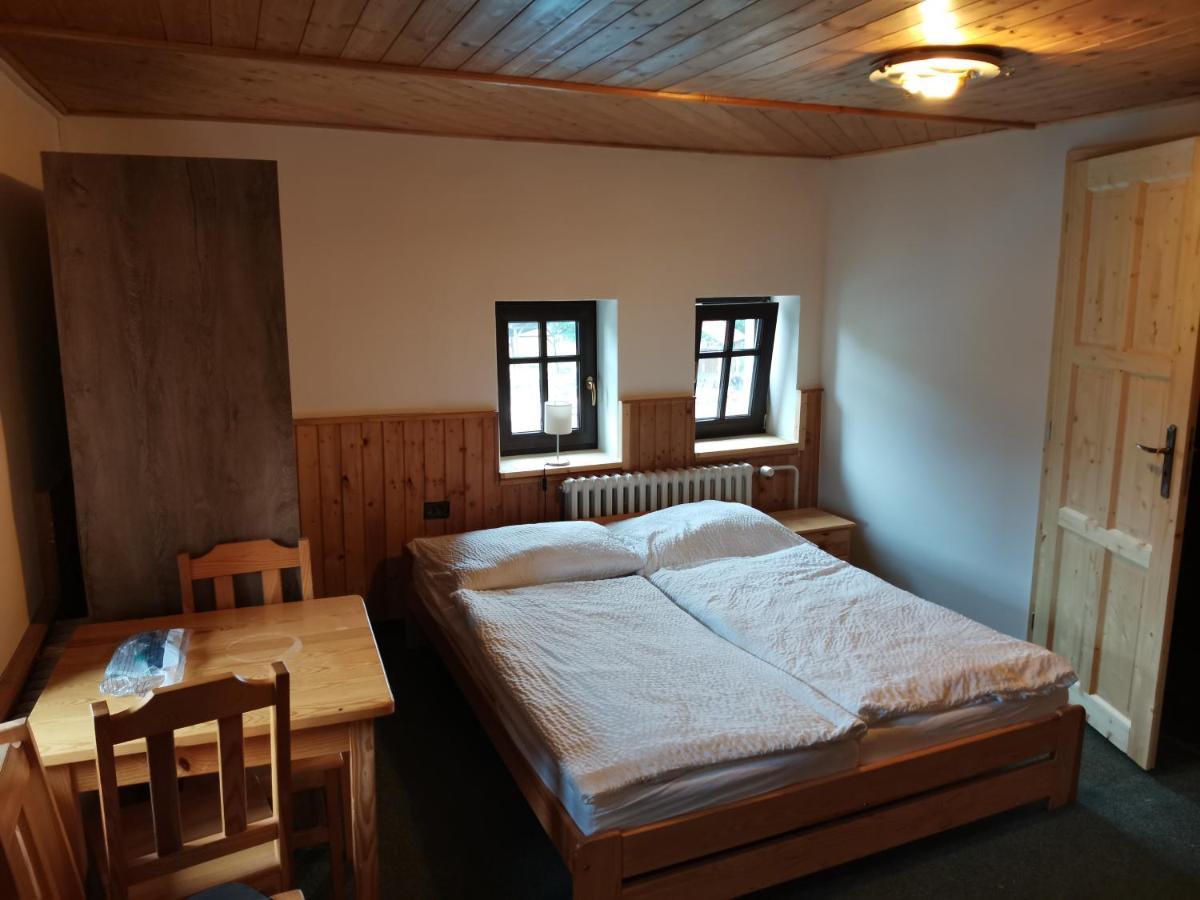 Penzion U Hrocha Lucany nad Nisou Luaran gambar